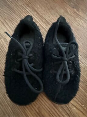allbirds Kids Black Fuzzy Lace-Up Sneakers